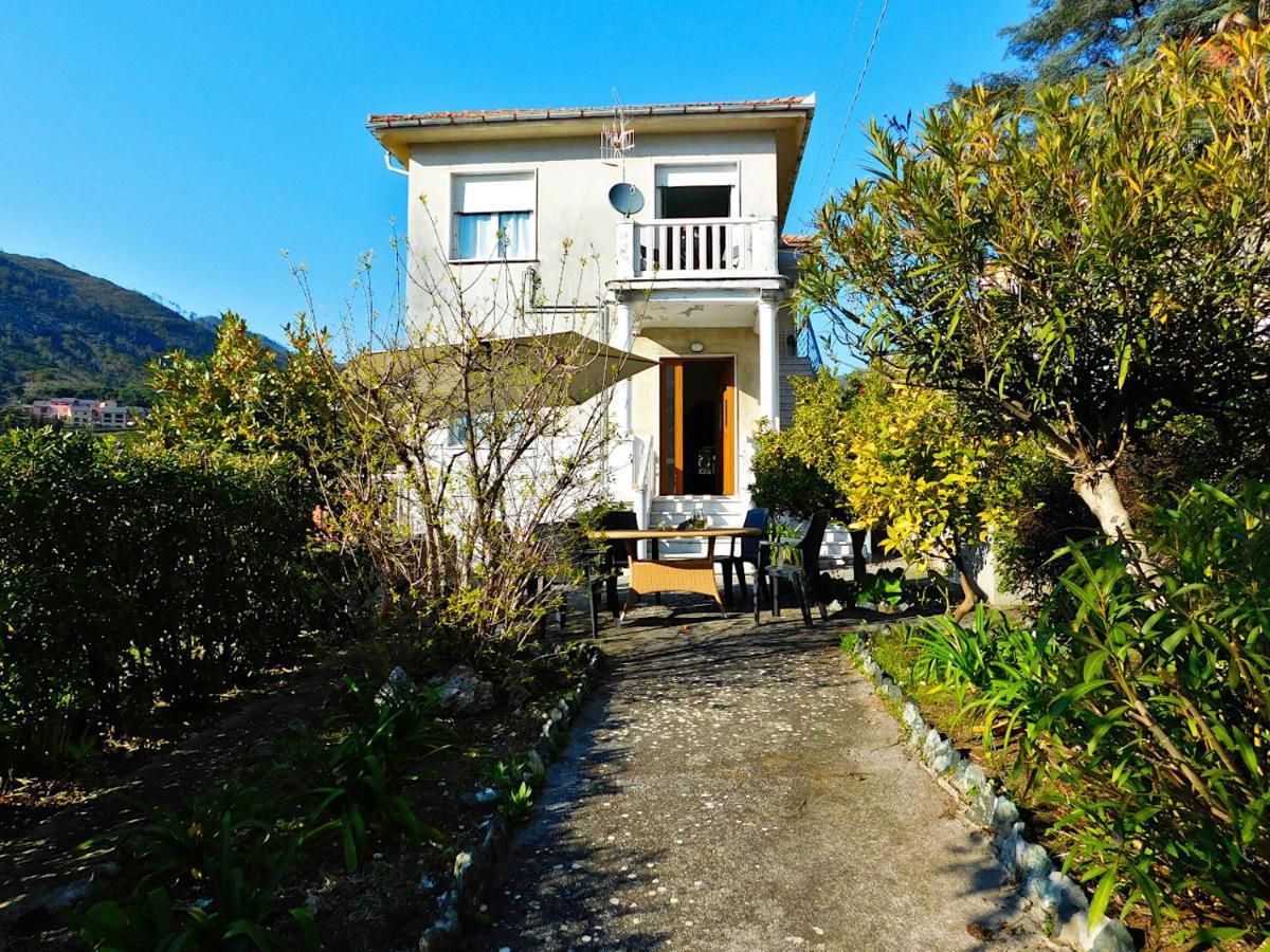 Villa Unifamiliare Con Posto Auto! Levanto Exterior foto